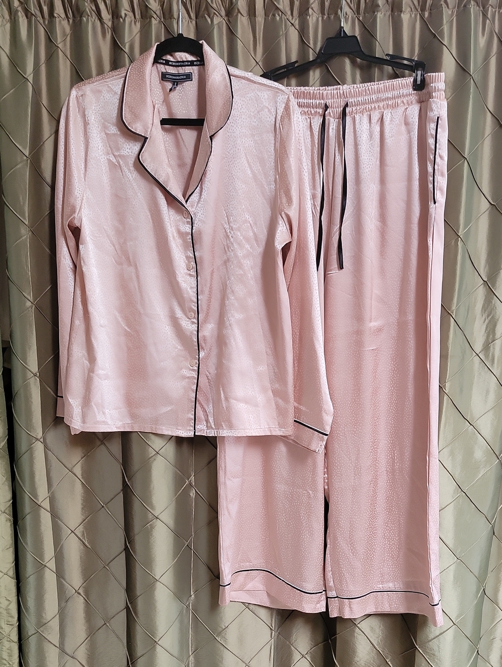 VGUC- BCBG MaxAzria Animal Print Pajama 2 Piece Set XL